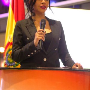Brand-Embassador-Event-Emcee-Host-Virtual-Emcee-Panel-Moderator-Keynote-Speaker-Conference-and-Tradeshow-Presenter-Master-Of-Ceremonies-Ery-Parra-Spain-Edit-661x1024